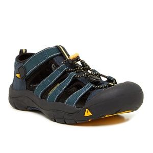 NWOT Boys Keen Waterproof Sandals
